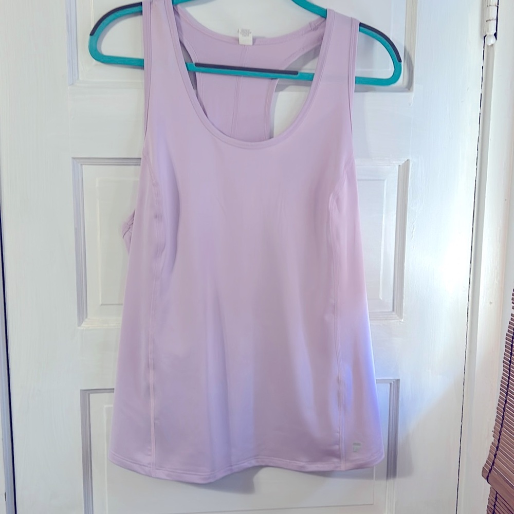 Fila Athletic Tshirt
Size XXL 
Color Light Purple